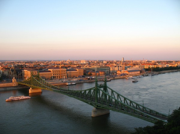 Pohled na Budapešť a řeku Dunaj