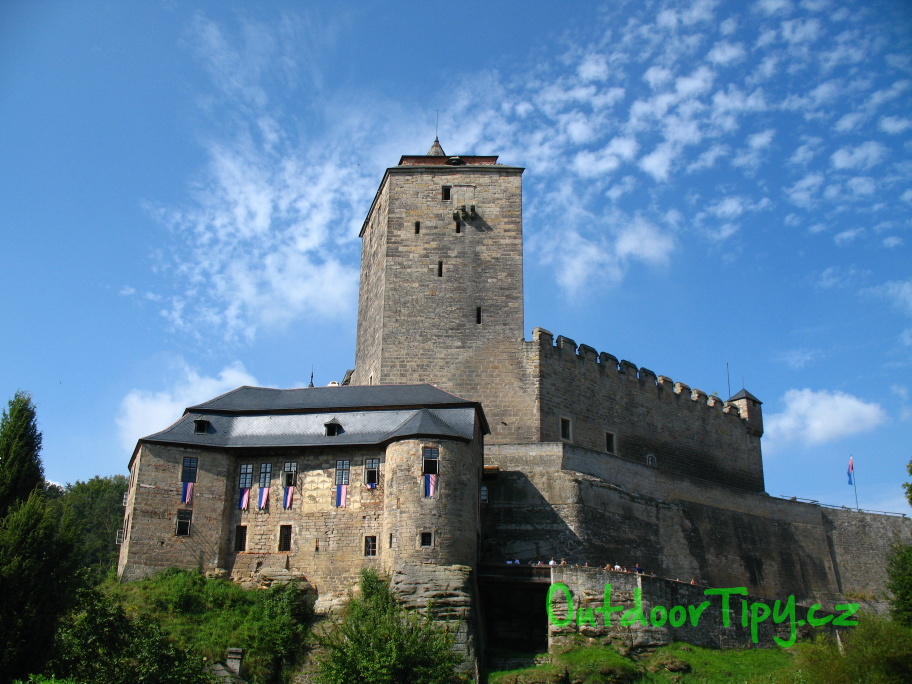 Pohled na hrad Kost v Českém Ráji