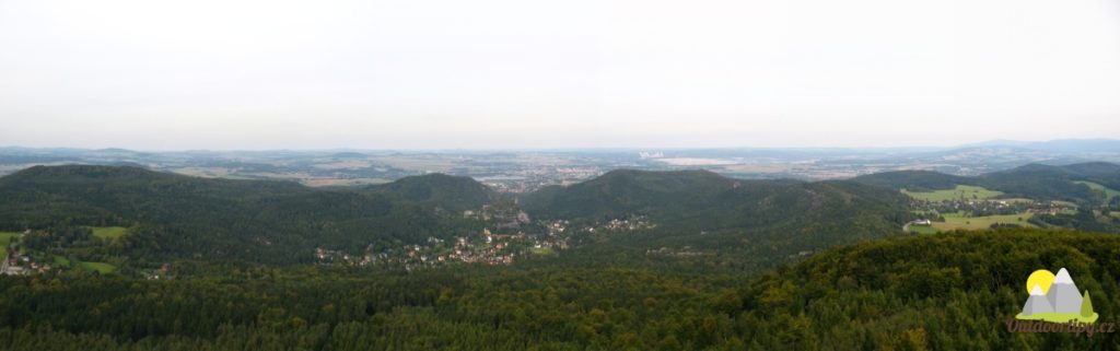 panoramatický pohled z rozhledny na Hvozdu