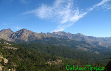 Pohled na hory na Korsice